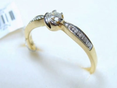 Złoty pierścionek z brylantami GÓR0337  2