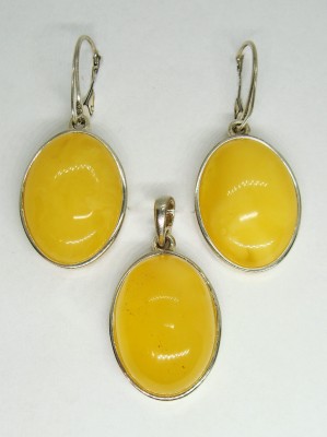 Srebrny komplet z bursztynem AMB0082